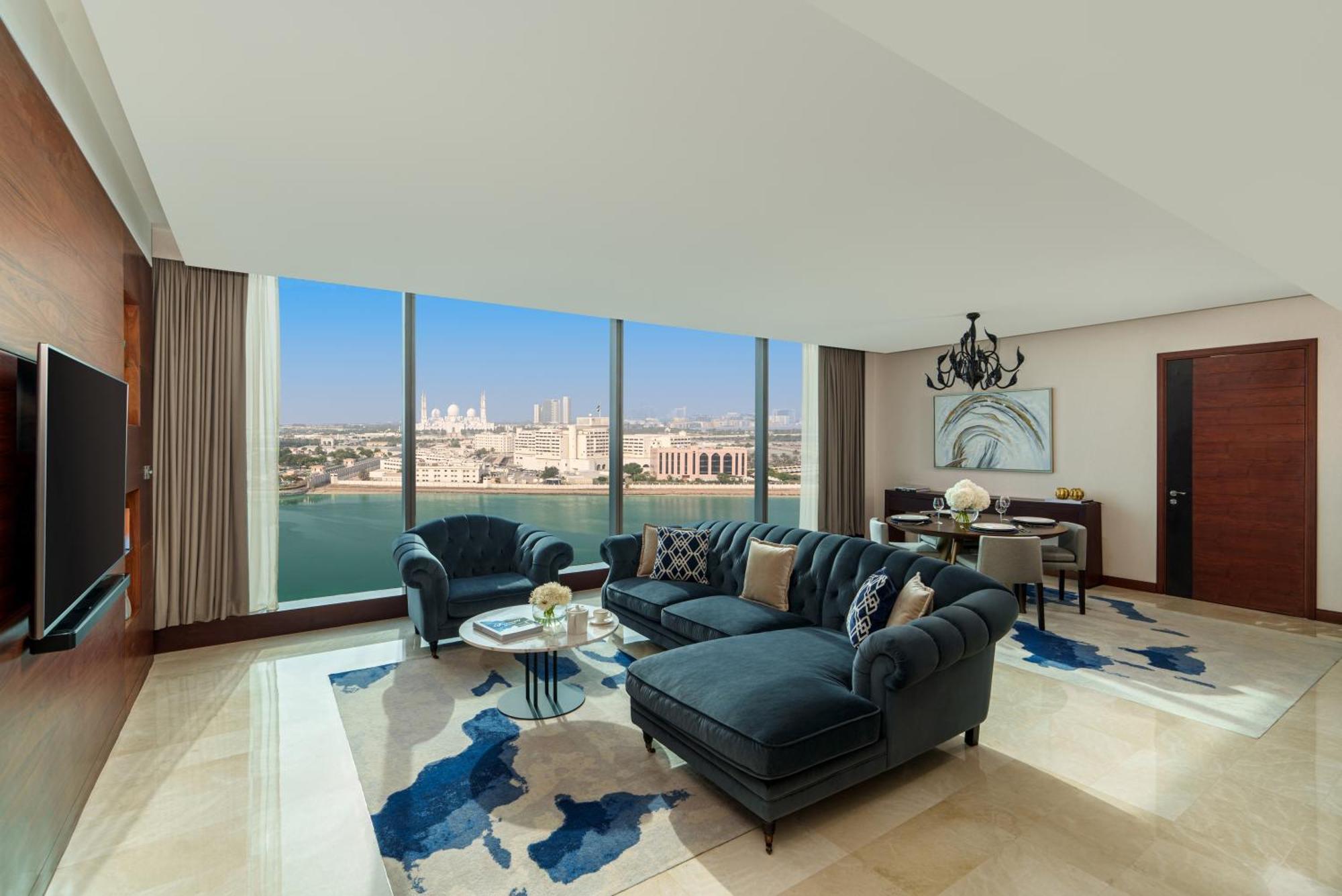 Fairmont Bab Al Bahr Hotell Abu Dhabi Eksteriør bilde A suite at Jumeirah at Etihad Towers