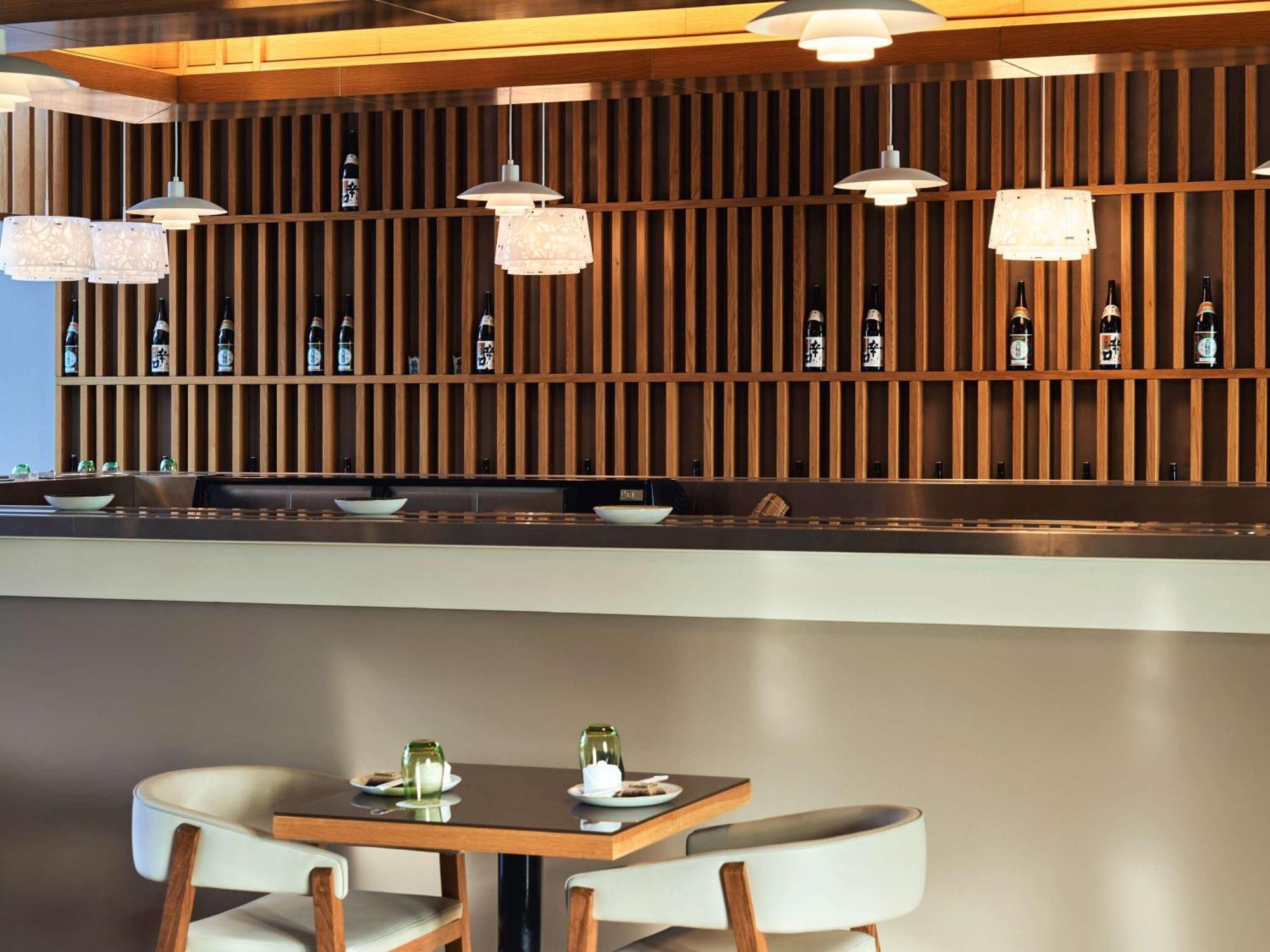 Fairmont Bab Al Bahr Hotell Abu Dhabi Eksteriør bilde The bar at the lounge